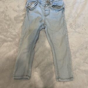 Zara Blue Jeans with Straight Leg Cut and Full Length